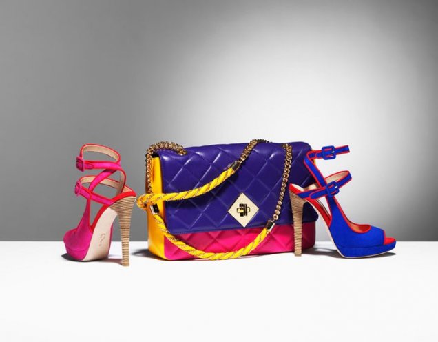 Цветна чанта с цветни сандали