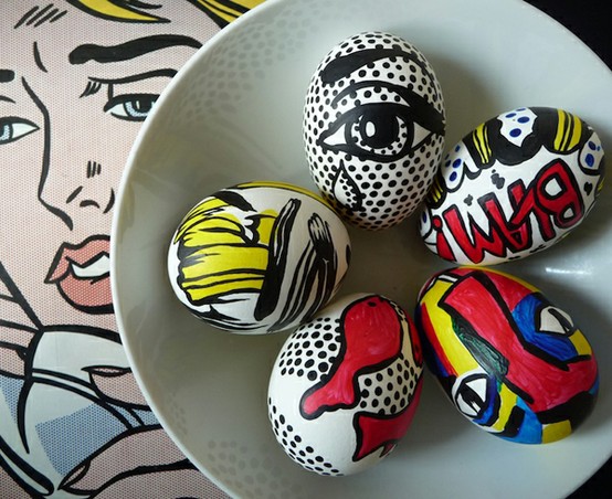 Великденски яйца украсени като комикс