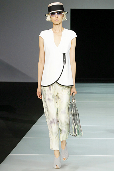 Панталон прав с топ с къс ръкав Emporio Armani Пролет-Лято 2012