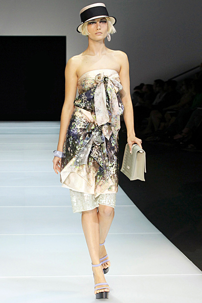Блестяща къса рокля в златисти и кафяви тонове Emporio Armani Пролет-Лято 2012