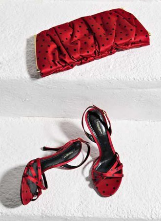 Комплект сандали и чанта калинка - черни точки на червен фон