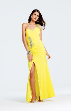 Жълта дълга рокля украсена с камъни за бал 2012
