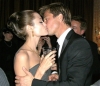 Брад Пит целува Анджелина Джоли