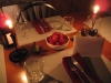 Семпла, но романтина декорация за маса за Свети Валентин