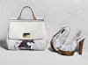 Плетена бяла чанта с кожена дръжка с бродерия и обувки с дървен ток с бяла бродерия