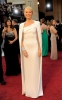 Гуинел Полтроу в много нежна бяла рокля Tom Ford с разкошна диамантена гривна Оскари 2012