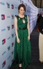 Ема Стоун е прекрасна дълга зелена рокля 