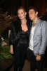 Кейт Мос в черен клин, корсет и късо палто с настоящия си съпруг Джейми Хинс