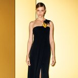 Дълга падаща рокля в черно без презрамки Gucci 2012