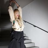 Дълга черна пола с волани и бяла блуза Ваканционна колекция Lanvin 2012