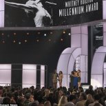 Боби Кристина наградите на Билборд