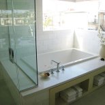 Дизайн баня с голяма вана