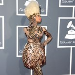 Ники Минаж в ексцентричен леопардов тоалет на 53-тите награди Грами