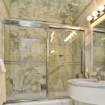Достъпен лукс в пентхаус в Ню Йорк - баня с мрамор