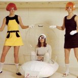Роклите от колекцията Момиче от луната на Andre Courreges 1964 г.