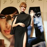 Анджелина Джоли във Versace