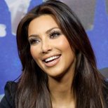 Ким Кардашиян прическа за дълга права коса