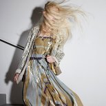 Дълга лъскава рокля в сиво и бежово с блестящо сако Ваканционна колекция Lanvin 2012