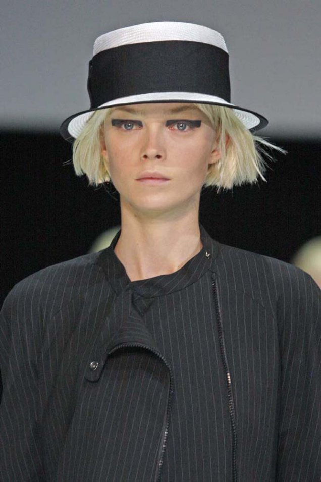 Emporio Armani шапка плетена с плосък връх и широка лента