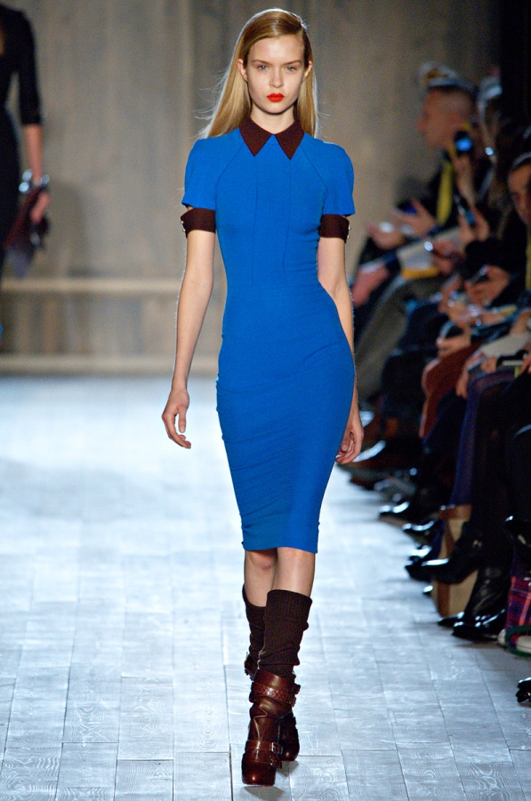 Турско синя рокля по тялото с яка Victoria Beckham есен-зима 2012