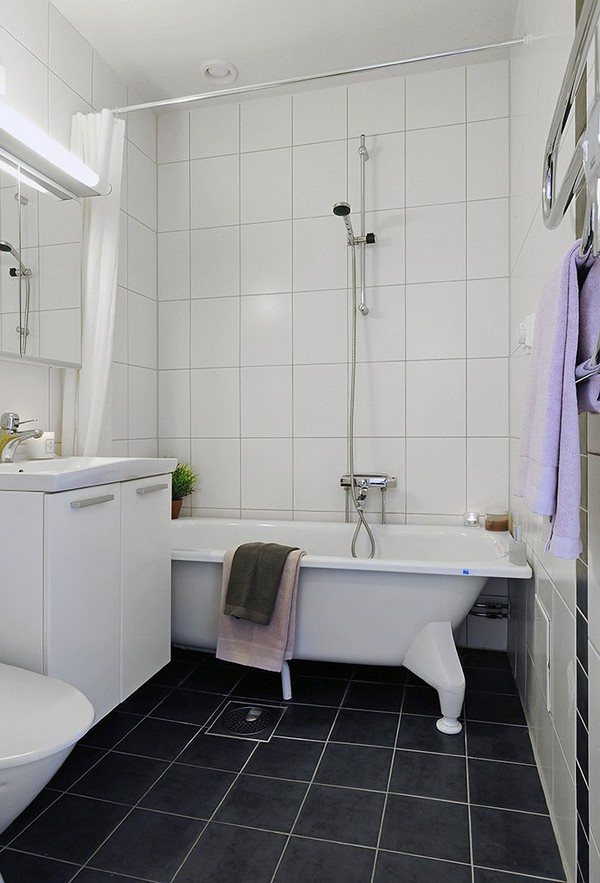 Малък апартамент - баня с вана
