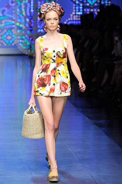 Много къси панталонки и туника с агро шарки Dolce and Gabbana Пролет-Лято 2012