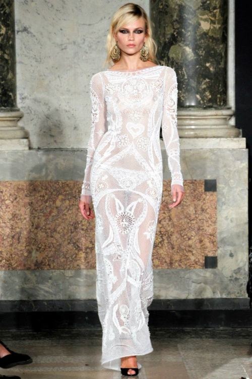 Зашеметяваща дълга дантелена рокля по тялото Emilio Pucci