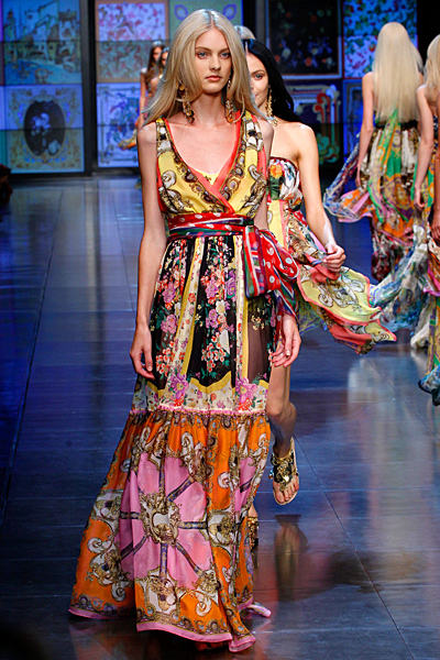 Макси рокля с V-деколте много шарки D and G пролет-лято 2012