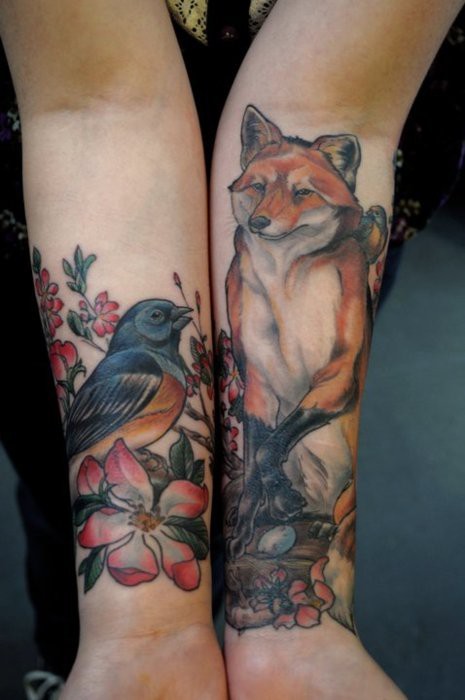 Татуировка птица и лисица на двете ръце
