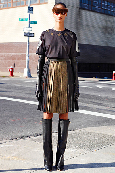 Разкроена плисирана пола с висока талия и широк топ Givenchy 2012