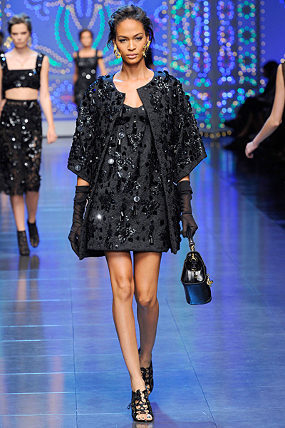 Черна рокля къса с камъни  и сако с къс ръкав Dolce and Gabbana Пролет-Лято 2012
