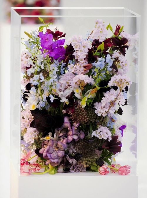 Декорация за маса с цветя