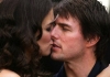 Том Круз и Кейти Холмс се целуват