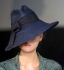 Armani конусовидна шапка с периферия и панделка - Седмица на модата МИлано