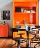Модерна кухня с оранжеви модули