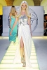Лека дълга бяла рокля с декоративно бижу морска звезда Versace Пролет и лято 2012