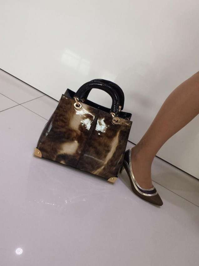 Лачена чанта и обувки с нисък ток 2015