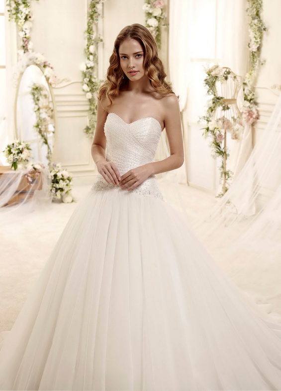 Романтична сватбена рокля 2015
