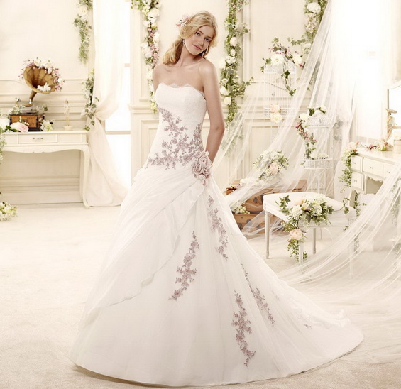 Ефектна сватбена рокля с бродерия 2015