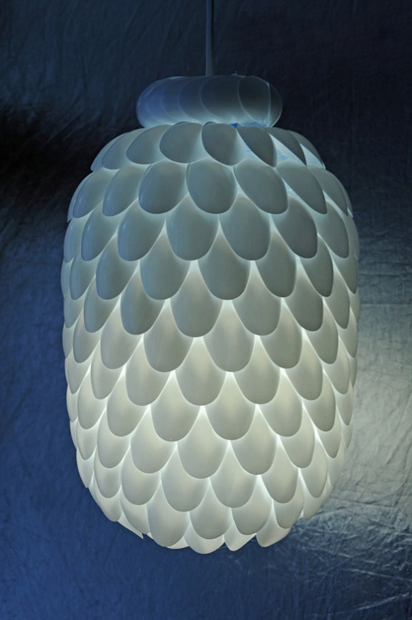 Лампа от пластмасови лъжички