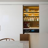 Малък апартамент в Сидни - изглед към кухнята