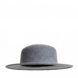 Светло сива вълнена шапка с периферия зимна Carven 2012