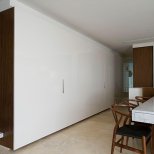 Малък апартамент в Сидни - панел, покриващ уреди