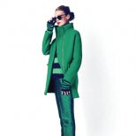 Ултра модерно съчетание на панталон ситно  каре и свежо зелено палто зима 2012
