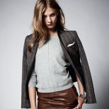 Супер актуална къса кожена пола с изчистена блуза и сако за зима 2012