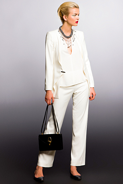 Прав панталон, топ и сако в бяло Giorgio Armani Круиз 2013