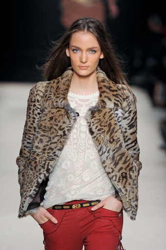 Кожено палто късо с леопардов принт зима 2012