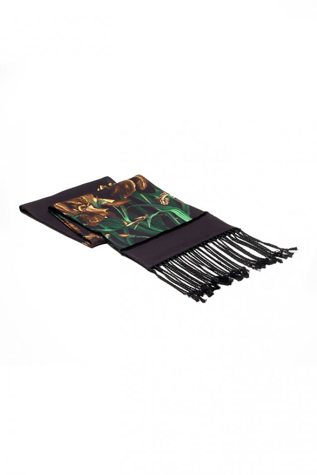 Луксозен черен шал с цвете Gucci есен 2012
