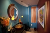 ИЗключителна резиденция - баня в интересни наситени цветове