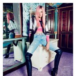 Каролин Трентини с розова коса на корицата на Vogue Испания